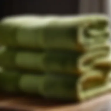 Exquisite Texture of Olive Green Bath Towel Set Close-Up Close-Up of Plush Olive Green Bath Towel Set Fabric Texture